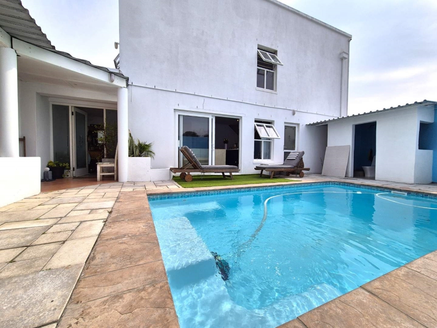 4 Bedroom Property for Sale in Marina Da Gama Western Cape